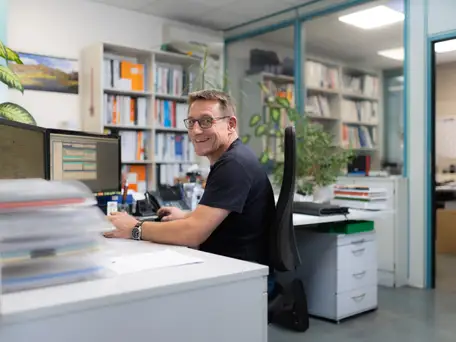 Arbeit im Büro, Fischer EGH